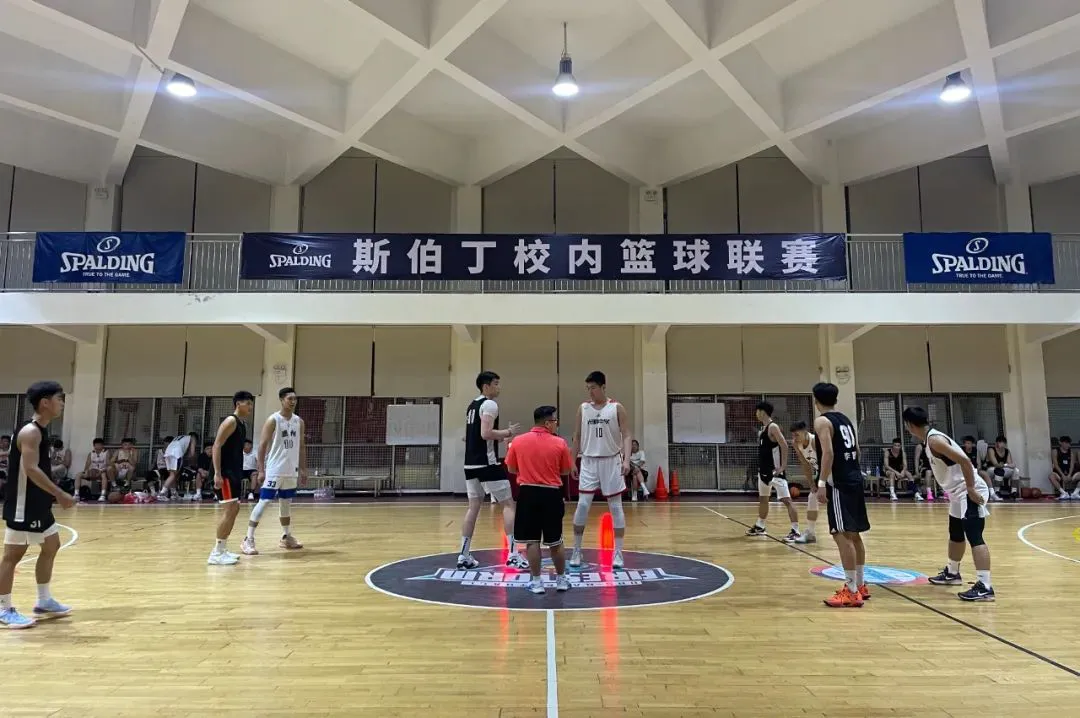 如何在篮球冬令营中加强体能训练？_0